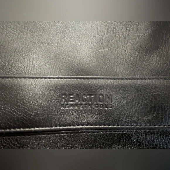 Kenneth Cole Reaction Laptop Grand Tour Business Messenger Tablet Crossbody Bag - Picture 10 of 10